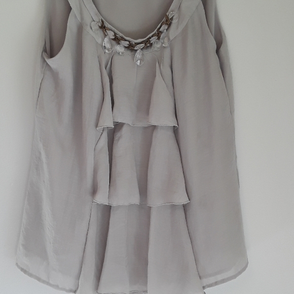 LOFT Gray Top with Ruffle Front-Size Small Petite - Picture 3 of 5